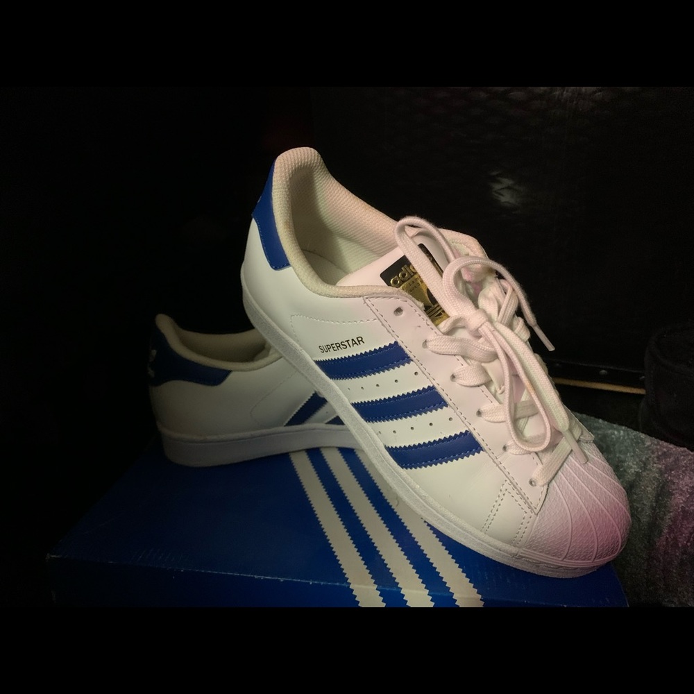 Lightly worn adidas superstar sneakers size 5.5